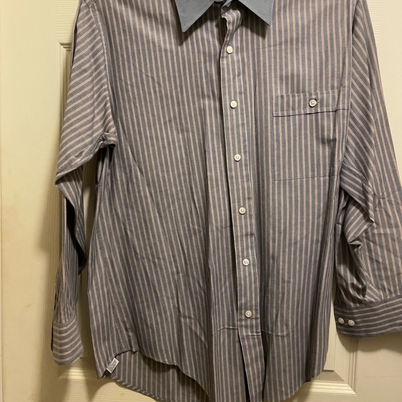 Van Heusen men’s long sleeve dress shirt—16 1/2 32-33 - Picture 6 of 10